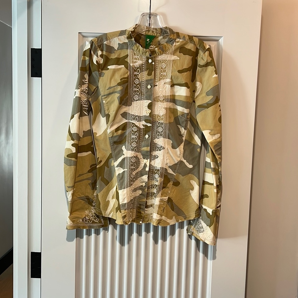 3J Workshop shirt, size small